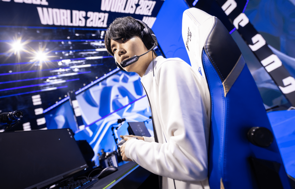 开云体育-GEN力克T1，ShowMaker打出惊人五杀激烈交锋入围赛，引爆全场热议