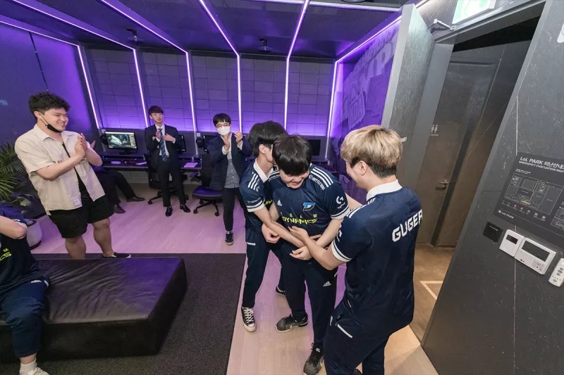 GEN力克T1,ShowMaker打出惊人五杀激烈交锋入围赛,引爆全场热议 GEN力克T1,ShowMaker打出惊人五杀激烈交锋入围赛,引爆全场热议